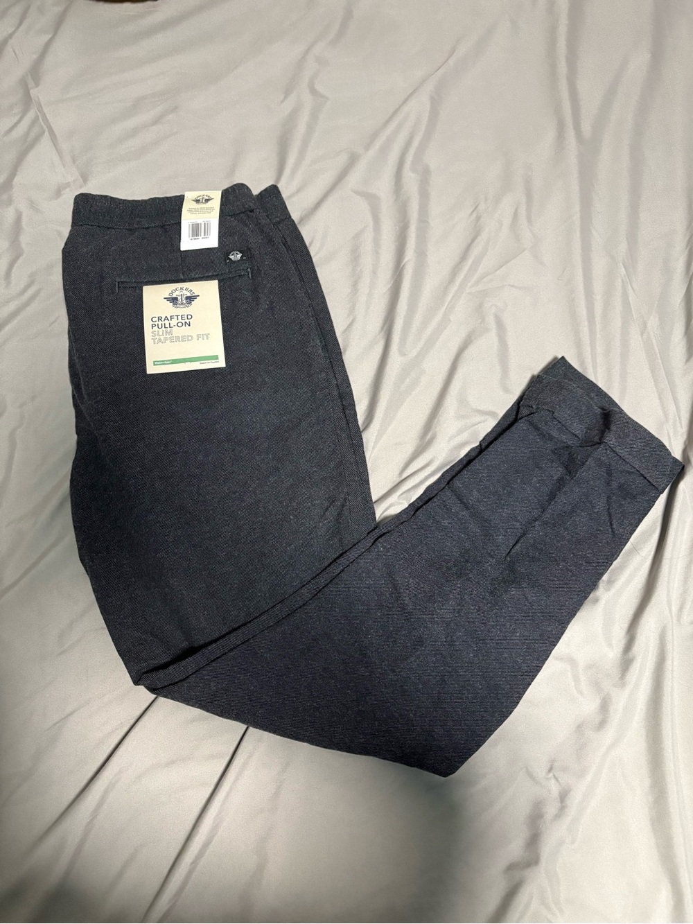 Dockers Men's Tapered Pull-On Pants in Black